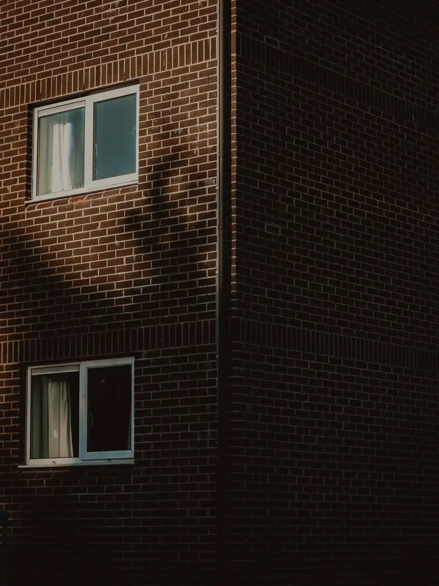 Replacing Windows In A Flat In Exeter: Who Decides, Who Pays, Who Signs It Off